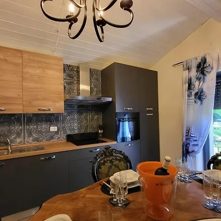 Apartament Field House